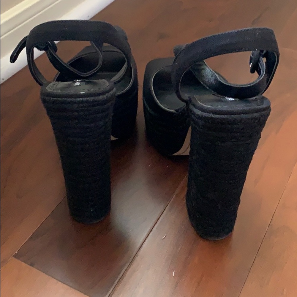 Shoes - Picture 4 of 4